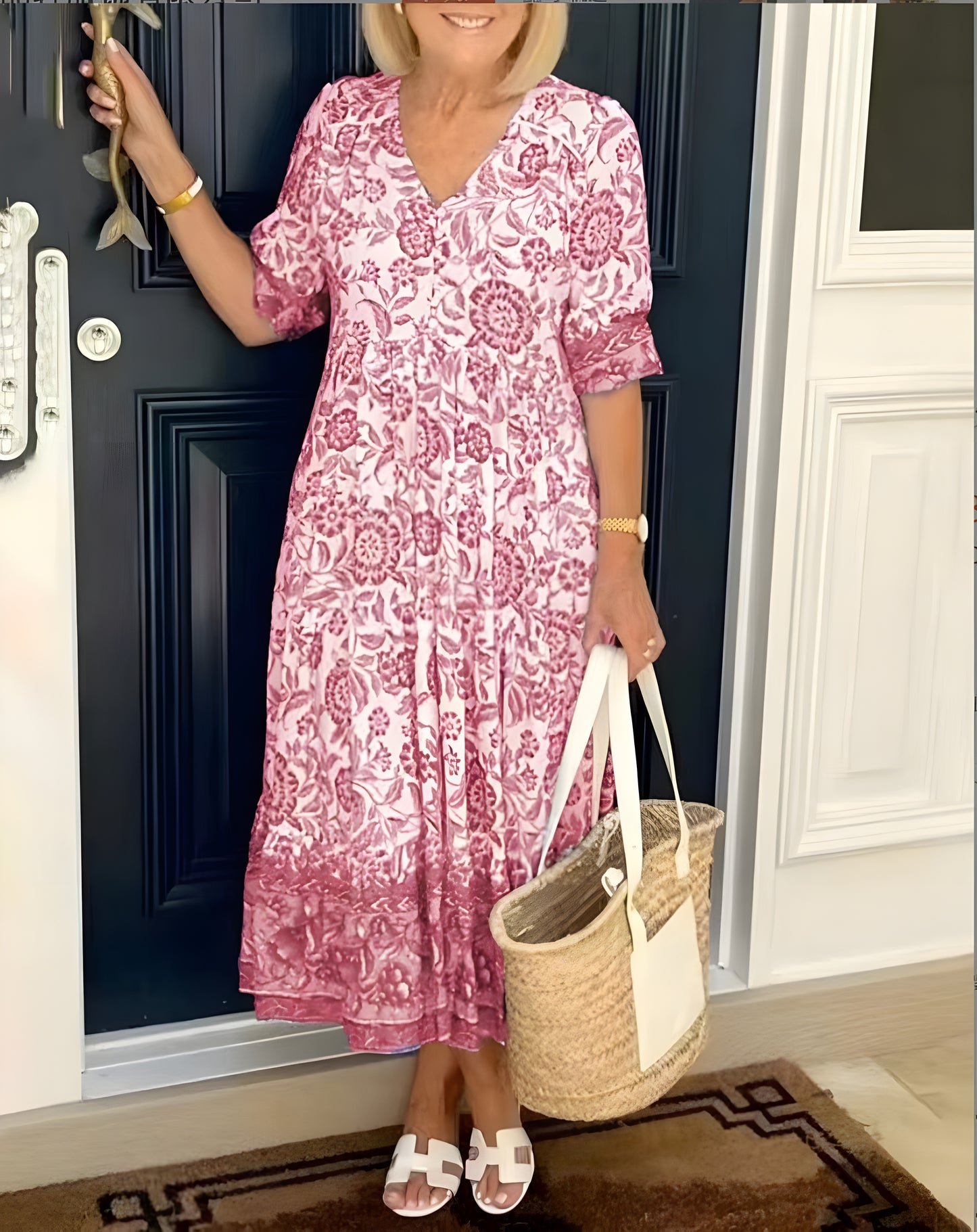 Lova - elegant blommig klänning med V-ringning™