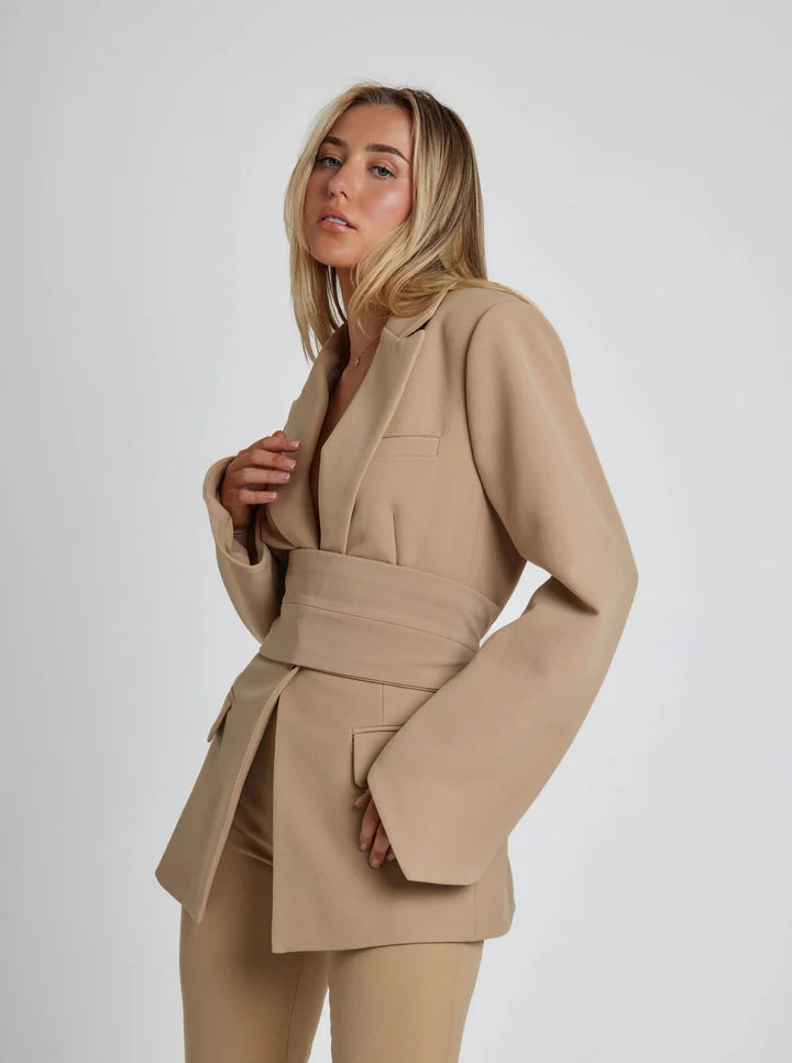 Celvaro Blazer med Bälte